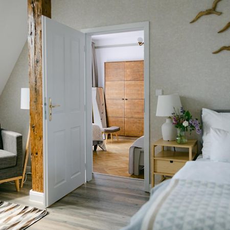 Na Kmine Hotel Obristvi Kültér fotó