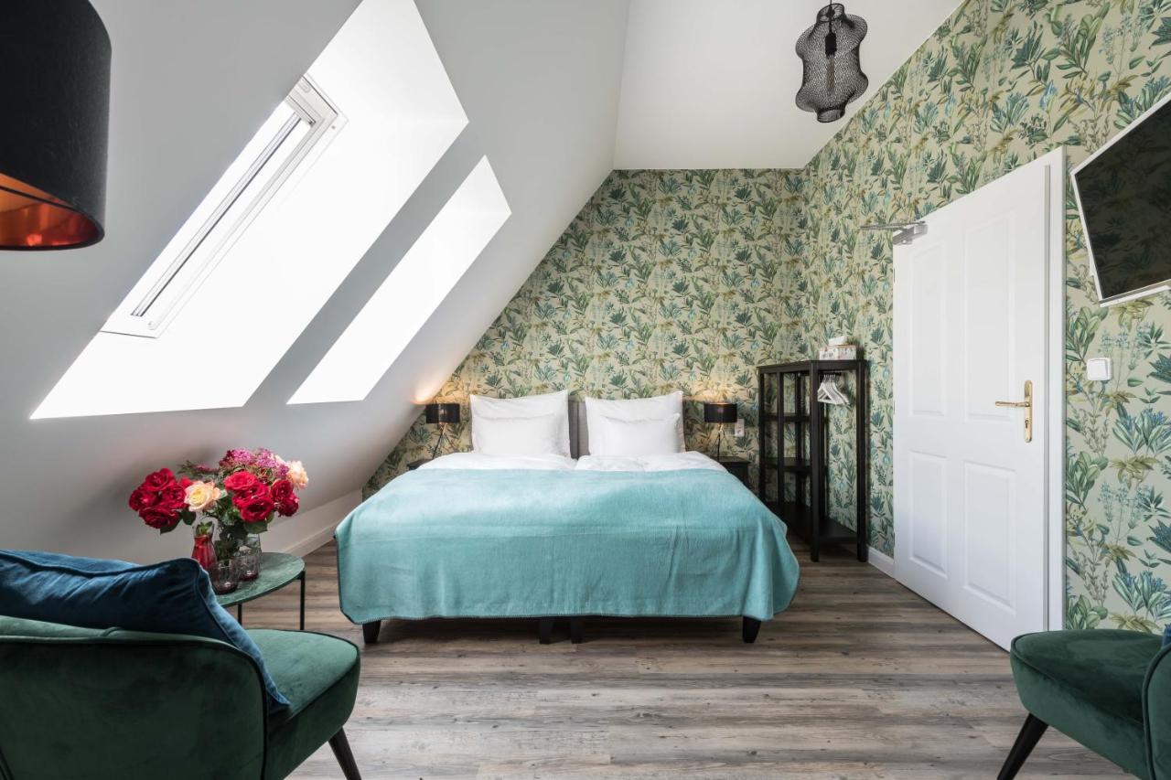 Na Kmine Hotel Obristvi Kültér fotó