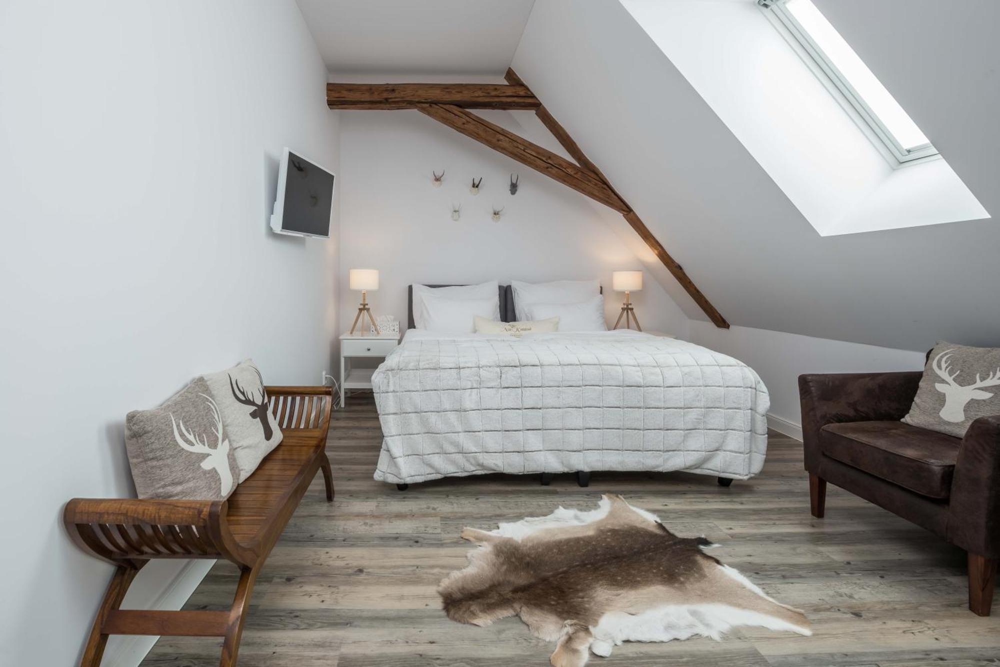 Na Kmine Hotel Obristvi Kültér fotó