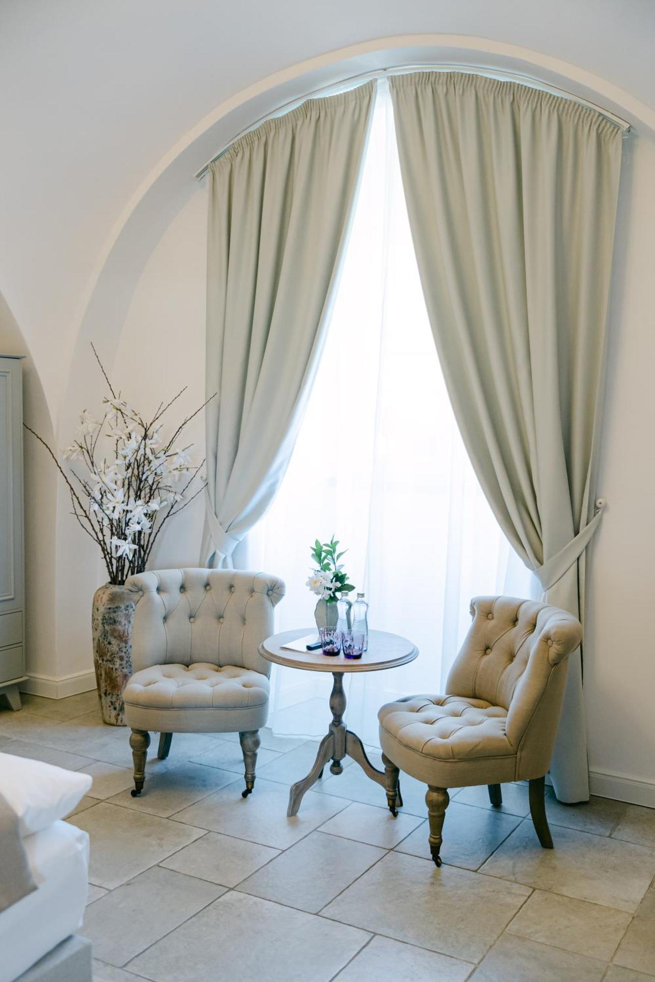 Na Kmine Hotel Obristvi Kültér fotó